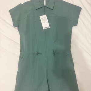 BNWT Lululemon Pocketed Romper (size 4)